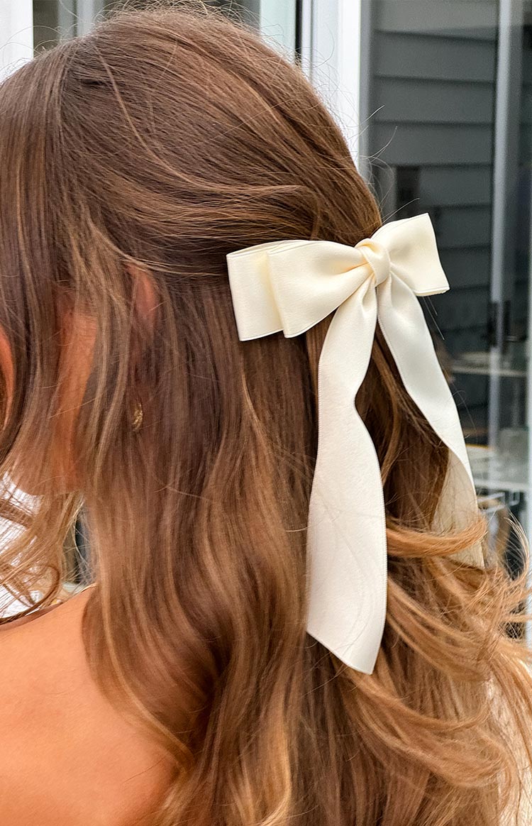 Whimsy Willow Cream Bow Hair Clip (FREE over $100)